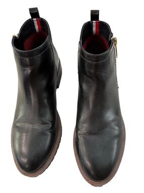 Tommy Hilfiger Fawn 2 Black Faux Leather Ankle Booties Women's Size 6.5 EUC
